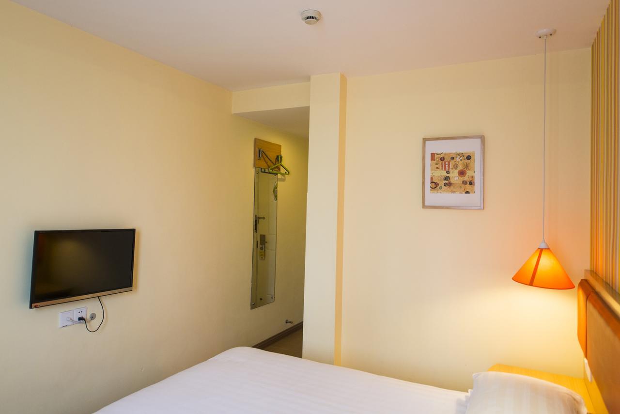 Home Inn Qingdao South Siliu Road Exterior photo